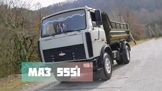 Маз 5551 самосвал 10тоник.   Подъём кузова на мазе  Машина зверь