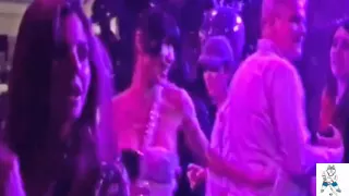 Американская актриса Бай Лин оголила грудь на afterparty премии "Муз Тв"