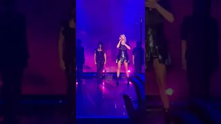 Taylor Swift - Delicate (City of Lover Concert)