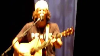 Jason Mraz - 93 Million Miles (live in Manila 2011) [HD]