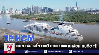Tàu biển chở hơn 1.000 khách quốc tế "xông đất" TP.HCM; du khách đến đền Trần Nam Định đầu năm mới