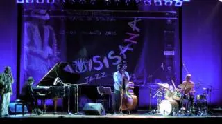 The Trio OZ featuring Omar Hakim and Peppe De Rosa Live in Castellammare di Stabia