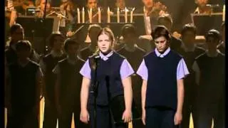 Les_Petits_Chanteurs_de_Saint-Marc_-_Lyon_la_Carte_Expats-9.flv