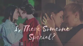 Multilesbian - Is There Someone Special? [WLW]