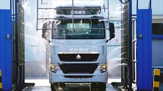 Sinotruk Manufacturer HOWO Tipper Dump Truck Trailer Sales HOWO A7 336 371 290 6x4 8x4 factory video