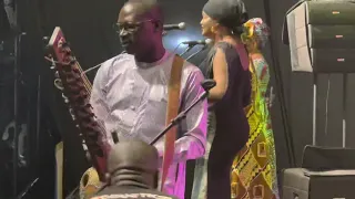 Madou Sidiki solo dans laban avec SALIF KEITA