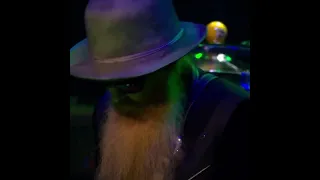 The legendary bass player Dusty Hill dies at 72. July 28, 2021.