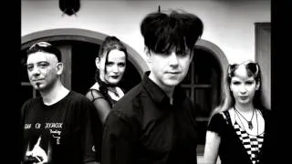 Clan Of Xymox... A Forest (Cure's Song)