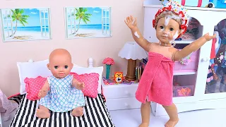 Mama and baby dolls family morning routine stories I PLAY DOLLS