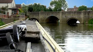 The WORST game of 'narrowboat chicken' you'll ever see (Strensham to Tewkesbury River Avon)