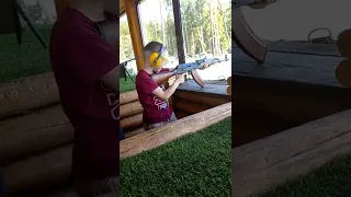 русские начали обучать детей стрельбе из ак74