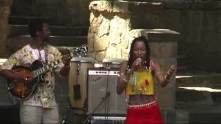 Fatoumata Diawara - I - LIVE at Afrikafestival Hertme 2010