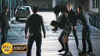 Jack Reacher beat up the defenders of a fake prostitute / Tom Cruise in Jack Reacher (2012)