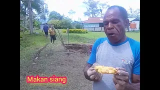 Kingmi Klasis Hitigima kembali kerja fisik Meratahan halaman kantor yang sedang dibangun