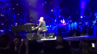 Billy Joel 2015-16 new years eve - Piano Man ending concert