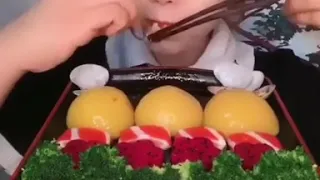 Mukbang. Что эти корейцы себе позволяют?😲🤯