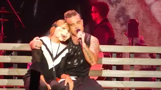 Robbie Williams, 19-AUG-2017 Prague "Something Stupid"