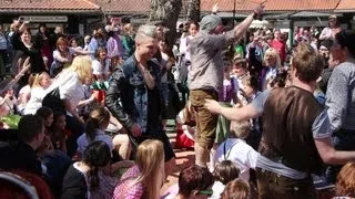 VoXXclub: "Rock mi" Flashmob in der Waldwirtschaft in Großhesselohe in Pullach (München, 14.04.2013)