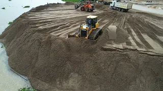 New Project Large Capacity Sand Filling Up Bulldozer Wheel Loader Dump Truck Moving Unloading Sand