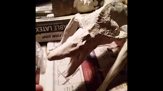 How to sculpt a skull crawler.