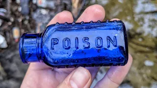 Poison in the Creek?! I Found My FIRST Antique Poison Bottle While Treasure Hunting Urban Waterway!