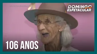 Dona Bakana completa 106 anos e convida o Domingo Espetacular para sua festa de aniversário