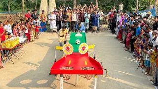 ঘুরন্ত পাখার বাধা পেরিয়ে সারপাটের ধাক্কায় গোল দেয়ার চ্যালেঞ্জ। খেলার আনন্দে বাধভাঙ্গা উচ্ছাসে মাতলো