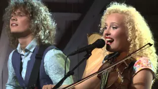 CURLY STRINGS - "Maailm heliseb" / ETV LIVE