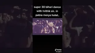 Hritik dancing in patna during shooting of super 30