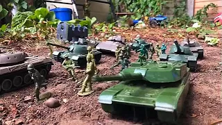 Army Men: Big Tank Convoy Ambush Green Vs Grey Army (Stop Motion)