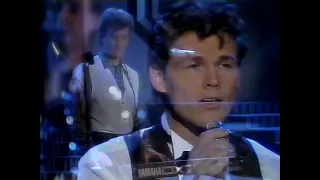 a-ha - Stay On These Roads (1988 live HQ)