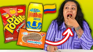 Mexican Moms Try COLOMBIAN Snacks For The First Time!