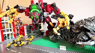 Optimus Prime, Bumblebee and Grimlock vs Devastator stop motion (Part 2)