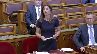 ÉLŐBEN: VARGA Judit minisztert kérdezem a Parlamentben a SCHADL-VÖLNER ügyről!