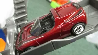 Hot Wheels Tesla Roadster Super Treasure Hunt! Track Time Snippet with Rig Storm basic Treasure Hunt