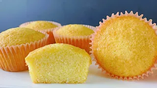 How to Bake Super SOFT Moist Vanilla CUPCAKES! 💯 Simple Recipe in 5 Minutes!
