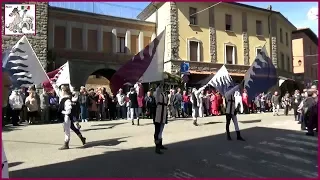 Gli Sbandieratori Petroniani di Bologna al Carnevale della Vecchia a Monghidoro 2018.