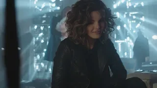 Selina Kyle | reunites with Ivy [Gotham 3x09] 1 / 5