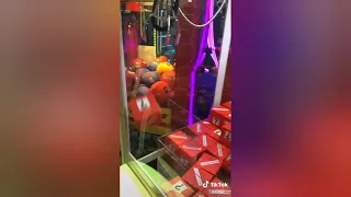 Guy won a NEW CAR from playing claw machine 😱