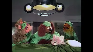 The Muppet Show - 421: Doug Henning - Veterinarian’s Hospital: Bunnies (1980)