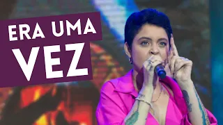 Kell Smith canta “Era Uma Vez” com auditório do Faustão na Band