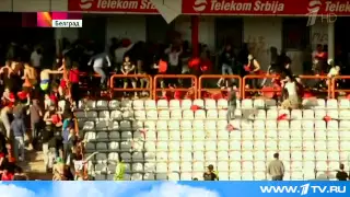 Сербские футбольные фанаты устроили беспорядки на белградском дерби `Црвена Звезда`   `Партизан`