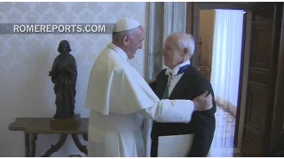 Emotional meeting between new Argentine Ambassador Rogelio Pfirter, and Pope Francis