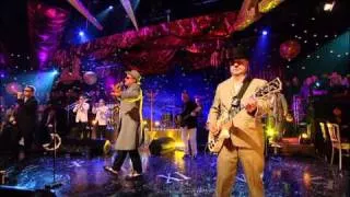 Madness - NW5 - Hootananny 2007.mpg