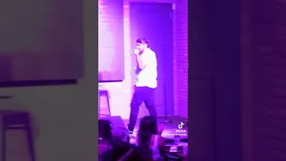 Comedian Helps Man Escape Friend Zone At Live Show, Modern Woman’s Face At The End Was Priceless