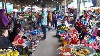 Deep-Fried Bananas, Desserts, Breakfast, & Market Food - Cambodian Street Food