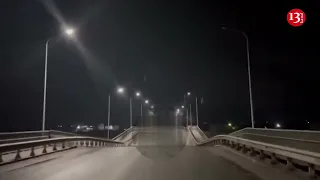 The bridge in Melitopol hit by HIMARS - Russians scared of cross the bridge