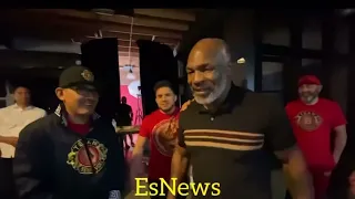 Mike Tyson Meets David Benavidez who talks Canelo