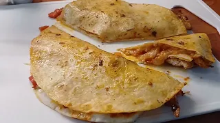 Quesadilla savolaiseen tapaan