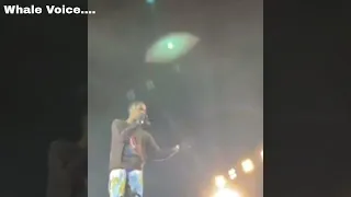 Travis Scott pauses the concert after he sees a fan pass out but in Autotuned voice | Full Video HD